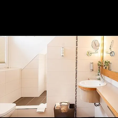 Traube Am מלון 4*