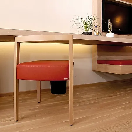 Traube Am 4*