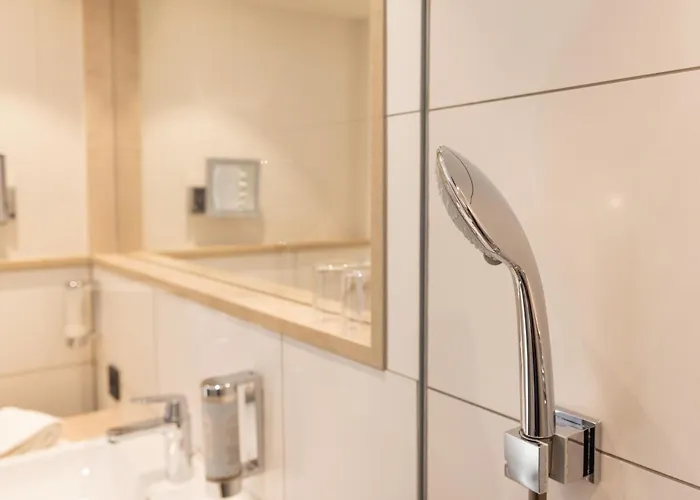 トラウベ アム ゼー 4*